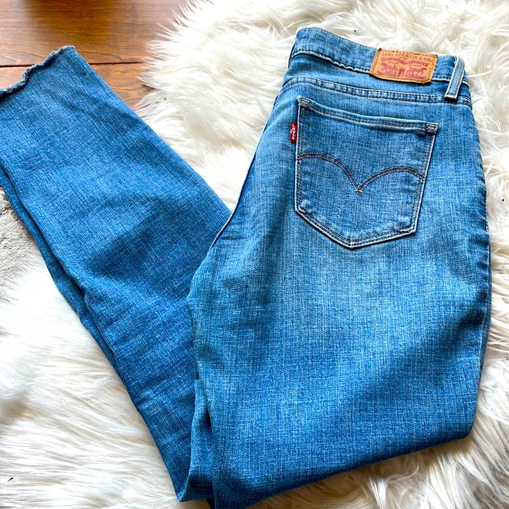Levi’s 711 Skinny Jeans